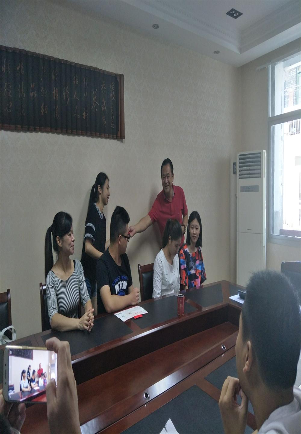 福建易順建筑工程有限公司2017年第一屆：“金秋助學(xué)，學(xué)子圓夢，誠信你我，感恩社會”