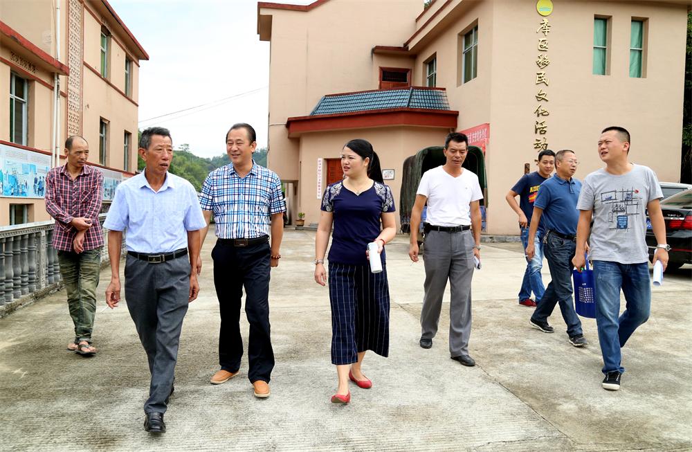 福建易順建筑工程有限公司“互動(dòng)聯(lián)動(dòng)、掛鉤幫扶”招沙甲村貧困戶捐贈(zèng)儀式