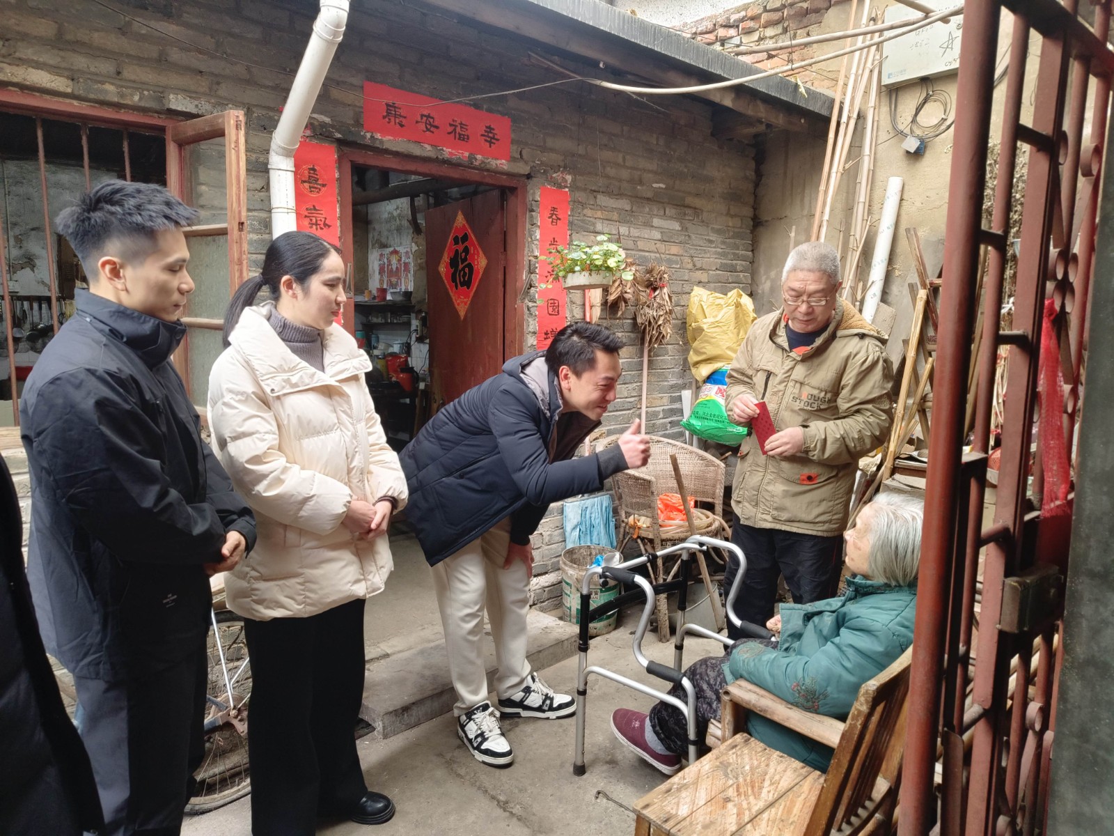 情暖寒冬，心系民生——易順建工集團開展困難黨員及群眾慰問活動