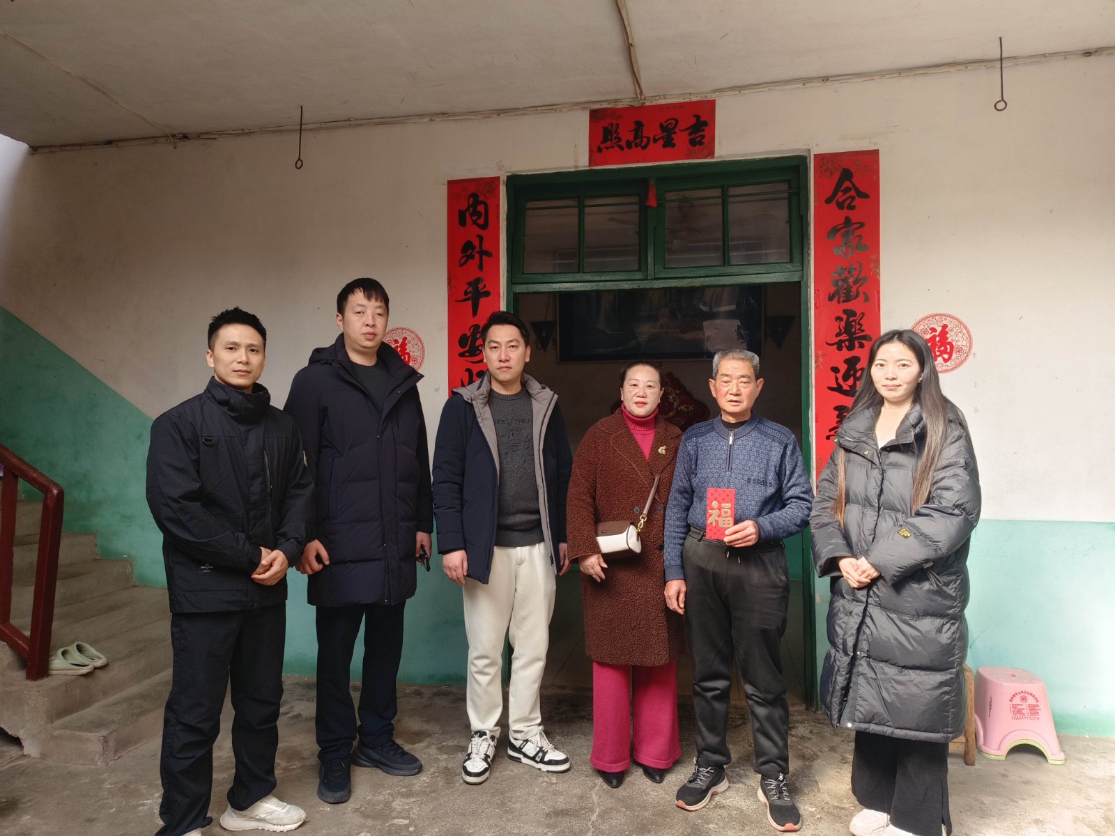 情暖寒冬，心系民生——易順建工集團開展困難黨員及群眾慰問活動